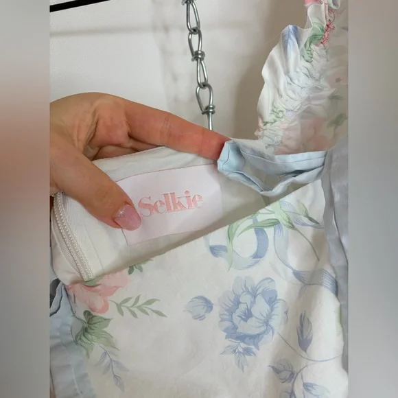 Selkie Pastel Floral Dress with Puff Sleeves - Picture 5 of 7